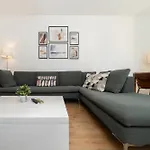1 Bedroom Flat In Center Апартаменты