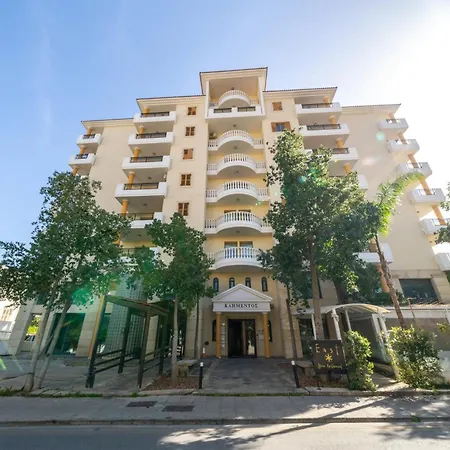 1 Bedroom Flat In Center Apartment