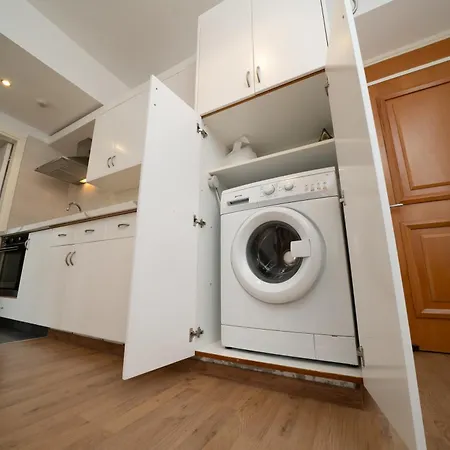 Apartment 1 Bedroom Flat In Center *