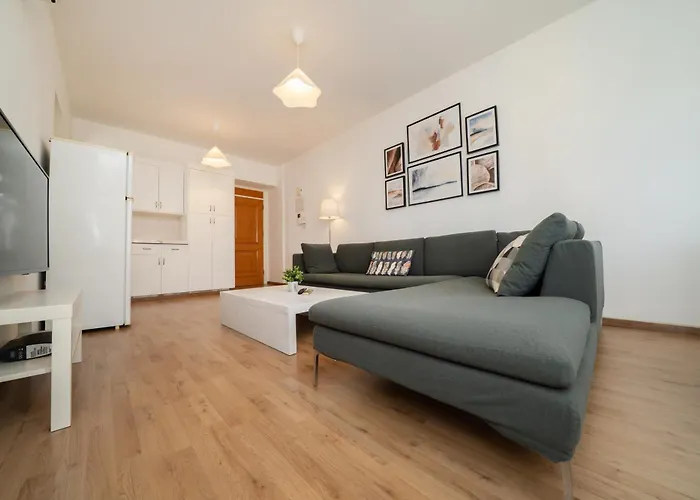 1 Bedroom Flat In Center